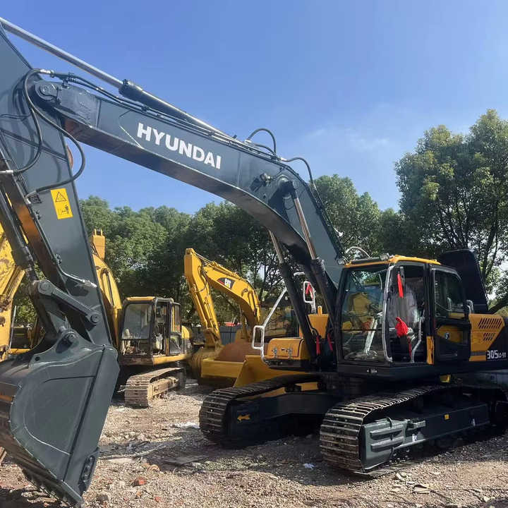 Used HYUNDAI 305LC-9T Crawler Excavator with Good Performance Hyundai30 Tons Earthmoving Machinery with Low Price On-sale - Crawler excavator: picture 1 Used HYUNDAI 305LC-9T Crawler Excavator with Good Performance Hyundai30 Tons Earthmoving Machinery with Low Price On-sale - Crawler excavator: picture 1