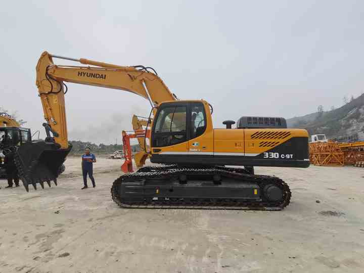 Used Hyuhdai 330-9 Excavator for Sale Used Korea Brand Original Excavator hyundai 220-9 330-9 - Crawler excavator: picture 4 Used Hyuhdai 330-9 Excavator for Sale Used Korea Brand Original Excavator hyundai 220-9 330-9 - Crawler excavator: picture 4