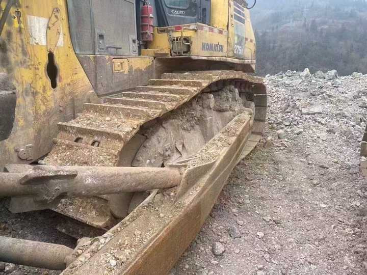 Used Large Komatsu 275 Bulldozer Komatsu D275A-5 Bulldozer Original Paint Strong Power in Very Good Condition Low Price for Sale - Bulldozer: picture 5 Used Large Komatsu 275 Bulldozer Komatsu D275A-5 Bulldozer Original Paint Strong Power in Very Good Condition Low Price for Sale - Bulldozer: picture 5