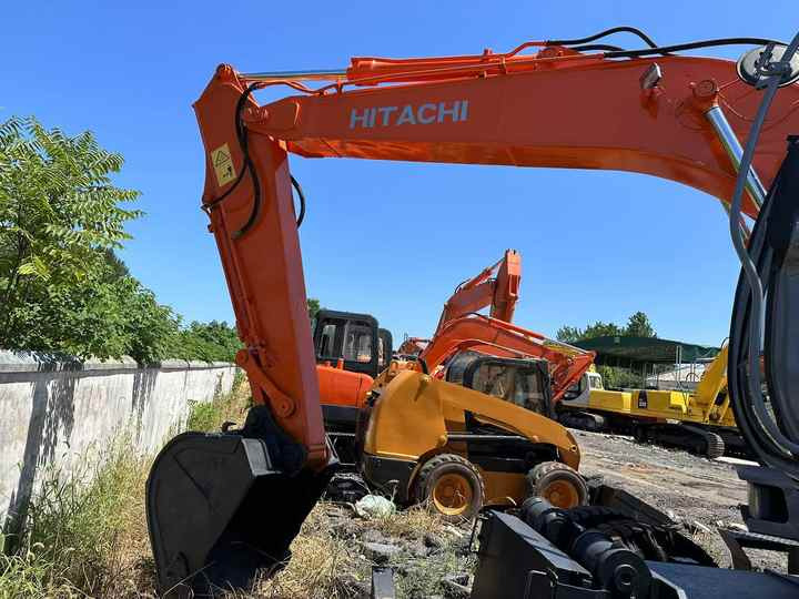 Used Wheel Excavator Hitachi ZX 130W Made in Japan 13ton Hitachi Zx130w Wheel Excavator Price Used Hitachi Zx130 Excavator SALE - Excavator: picture 3 Used Wheel Excavator Hitachi ZX 130W Made in Japan 13ton Hitachi Zx130w Wheel Excavator Price Used Hitachi Zx130 Excavator SALE - Excavator: picture 3