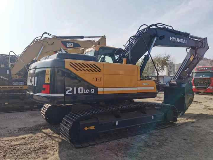 Hyundai Excavator Used Machine 210-9s Heavy Construction Equipment Crawler Excavator Hot Sale - Excavator: picture 5 Hyundai Excavator Used Machine 210-9s Heavy Construction Equipment Crawler Excavator Hot Sale - Excavator: picture 5
