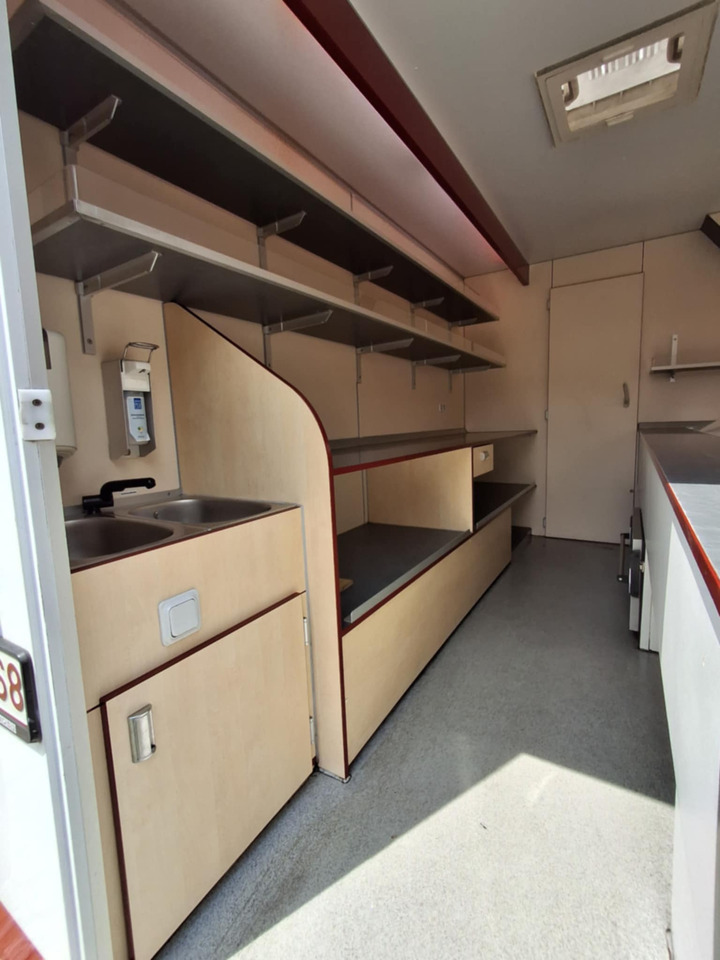 RENAULT MASTER - Refrigerator truck: picture 2 RENAULT MASTER - Refrigerator truck: picture 2
