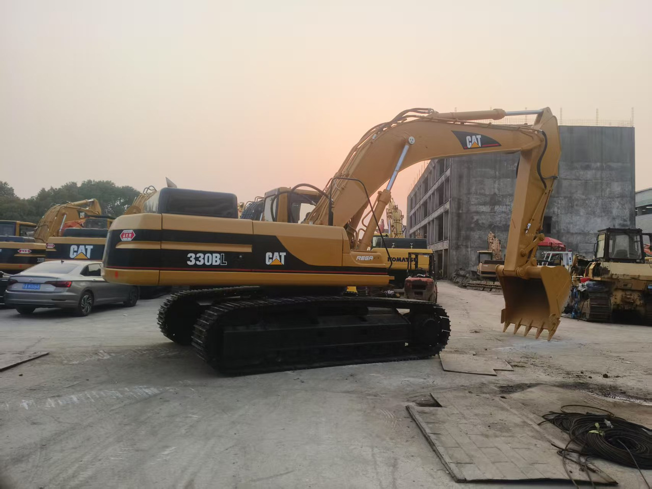 CATERPILLAR 330BL - Crawler excavator: picture 4 CATERPILLAR 330BL - Crawler excavator: picture 4