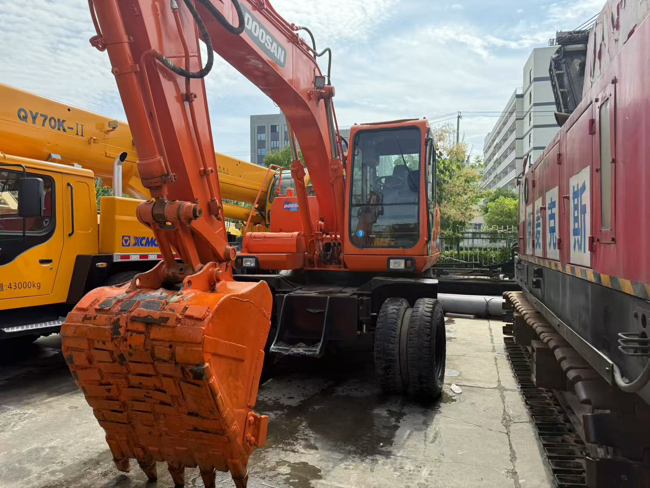 DOOSAN DH150W-7 - Wheel excavator: picture 2 DOOSAN DH150W-7 - Wheel excavator: picture 2