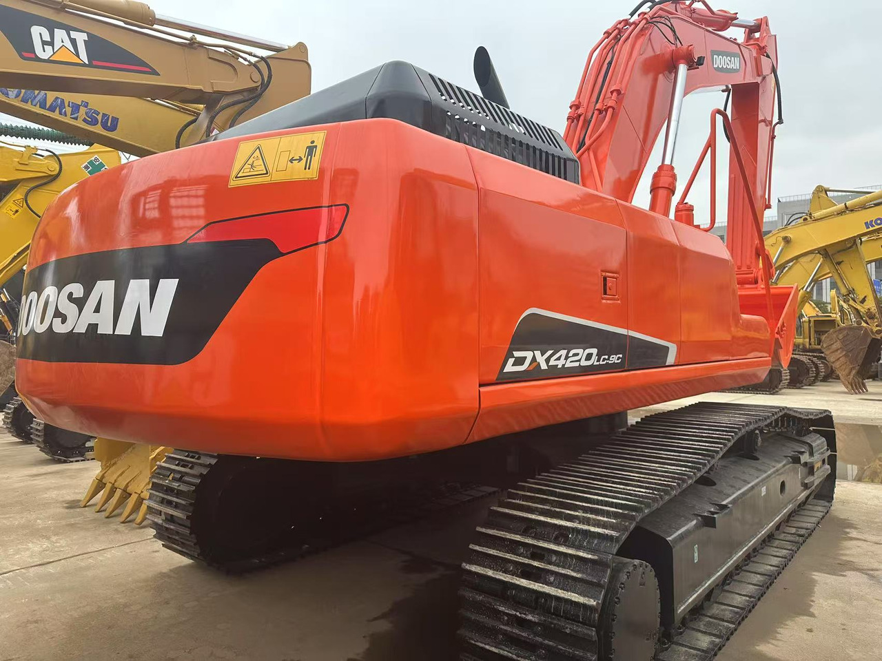 DOOSAN DX420LC-9C - Crawler excavator: picture 2 DOOSAN DX420LC-9C - Crawler excavator: picture 2