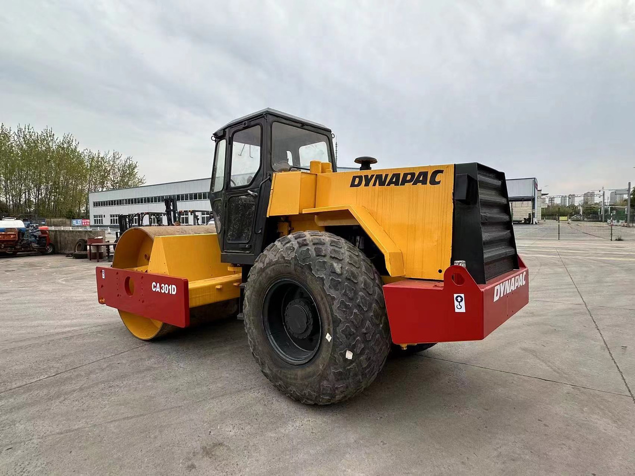 DYNAPAC CA301D - Road roller: picture 4 DYNAPAC CA301D - Road roller: picture 4