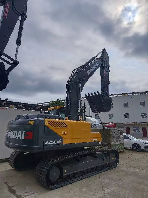 HYUNDAI R225LVS - Crawler excavator: picture 4 HYUNDAI R225LVS - Crawler excavator: picture 4