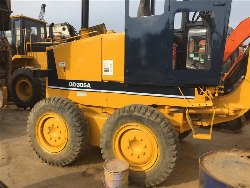 KOMATSU GD305 - Grader: picture 4 KOMATSU GD305 - Grader: picture 4