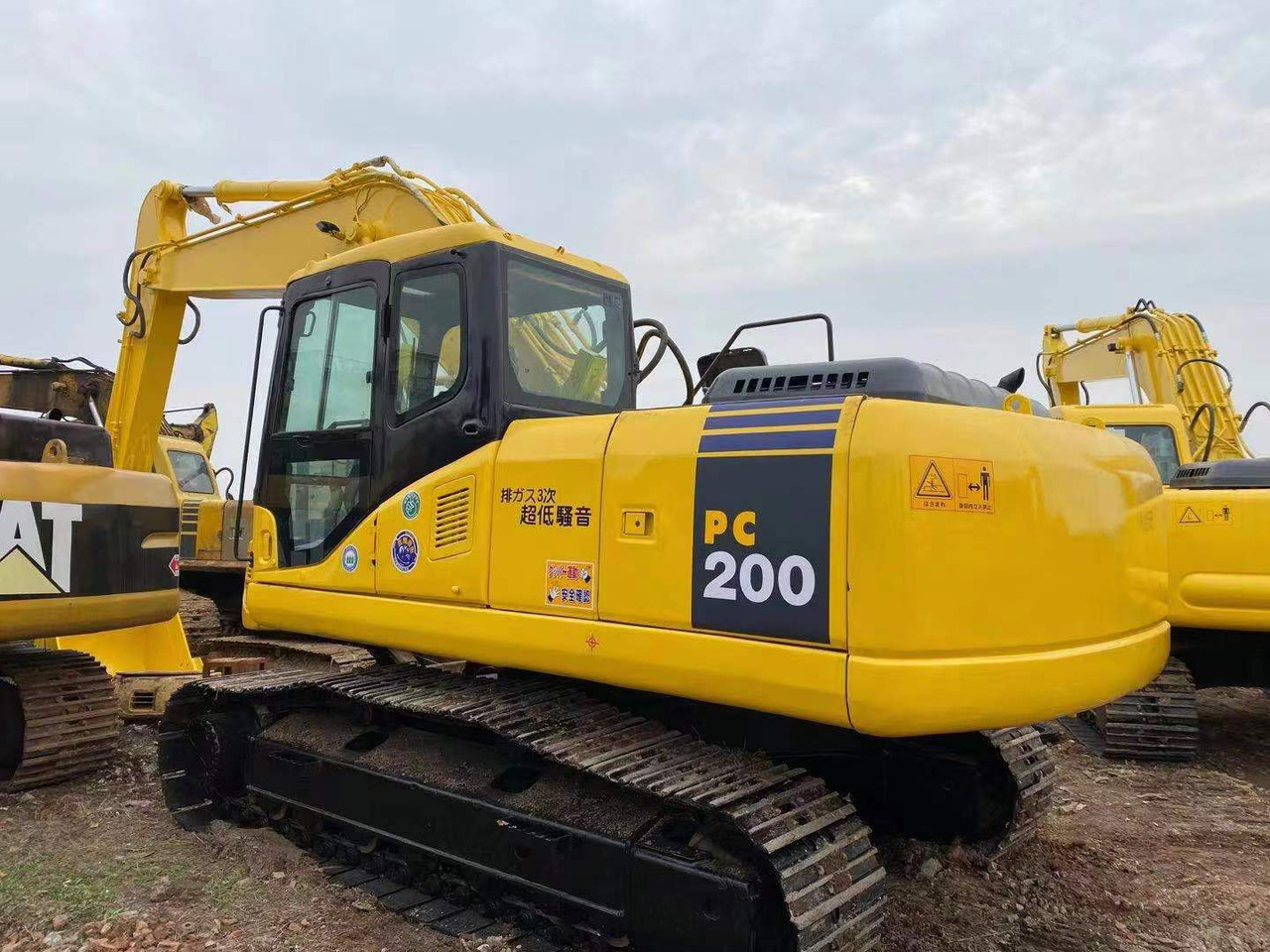 KOMATSU PC200-7 - Crawler excavator: picture 1 KOMATSU PC200-7 - Crawler excavator: picture 1