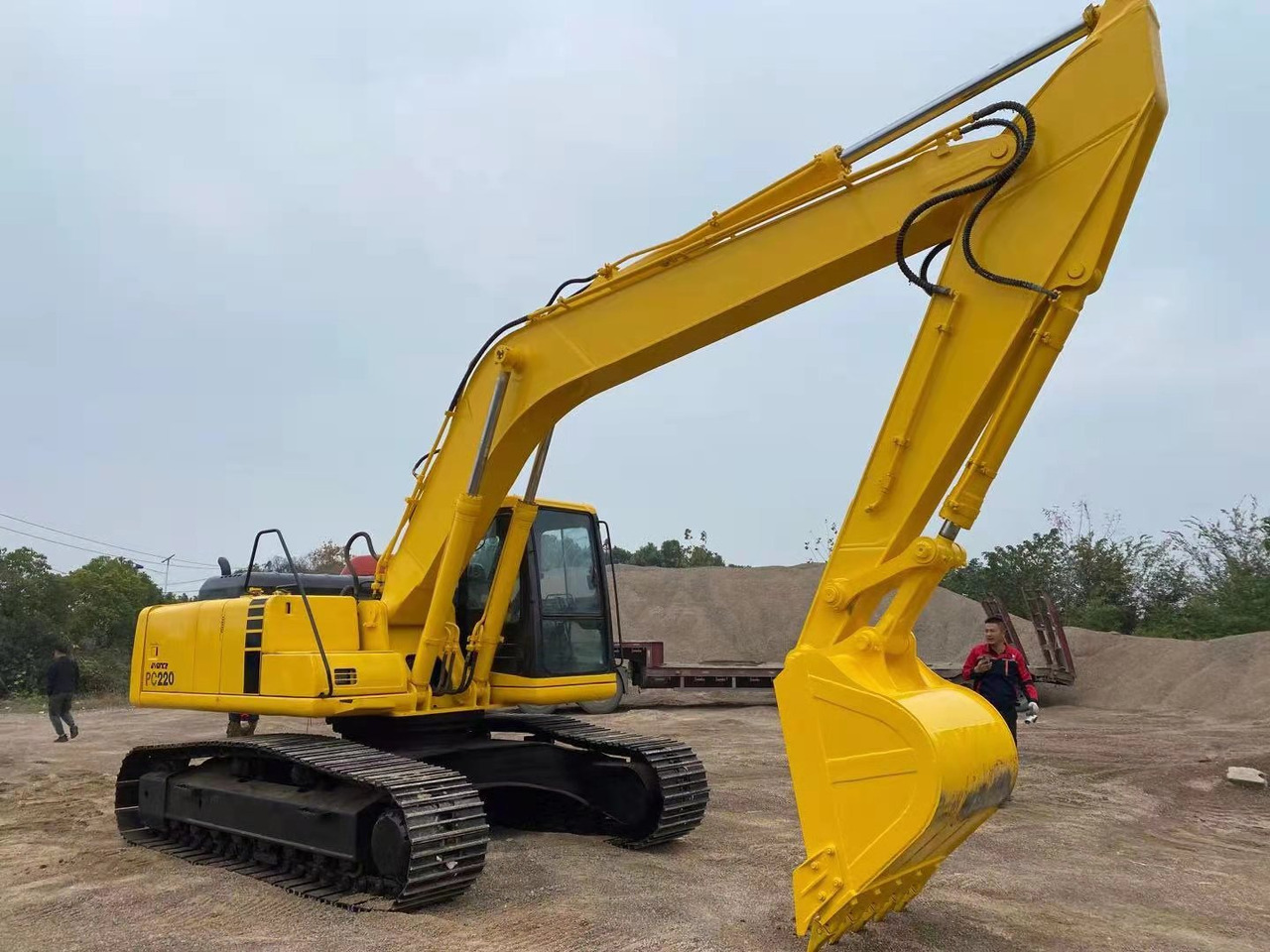 KOMATSU PC220-6 - Crawler excavator: picture 4 KOMATSU PC220-6 - Crawler excavator: picture 4