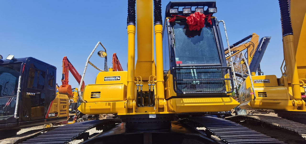 KOMATSU PC240-8 - Crawler excavator: picture 2 KOMATSU PC240-8 - Crawler excavator: picture 2