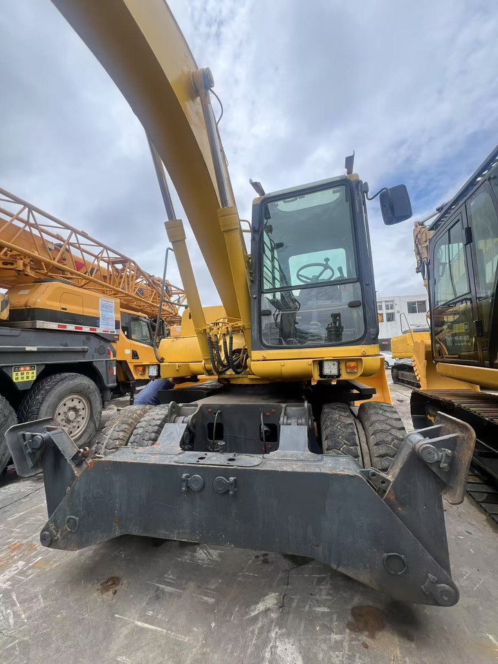 KOMATSU PW150 - Wheel excavator: picture 1 KOMATSU PW150 - Wheel excavator: picture 1