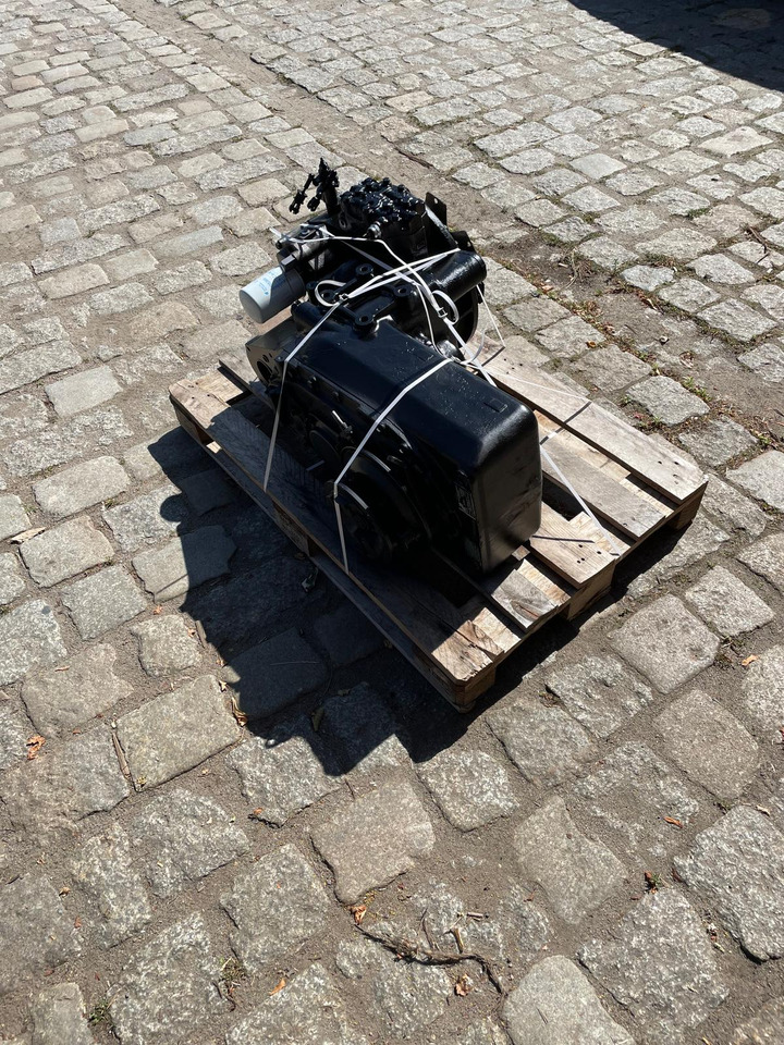 Clark Hurth 12.6HR18627-8 - Gearbox for Construction machinery: picture 2 Clark Hurth 12.6HR18627-8 - Gearbox for Construction machinery: picture 2