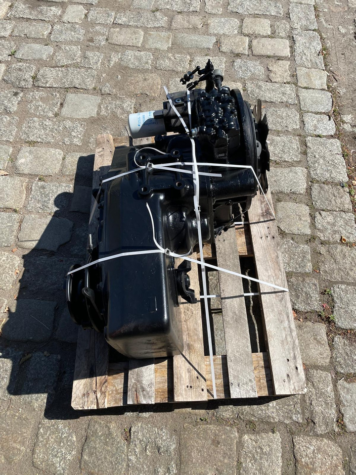 Clark Hurth 12.6HR18627-8 - Gearbox for Construction machinery: picture 1 Clark Hurth 12.6HR18627-8 - Gearbox for Construction machinery: picture 1