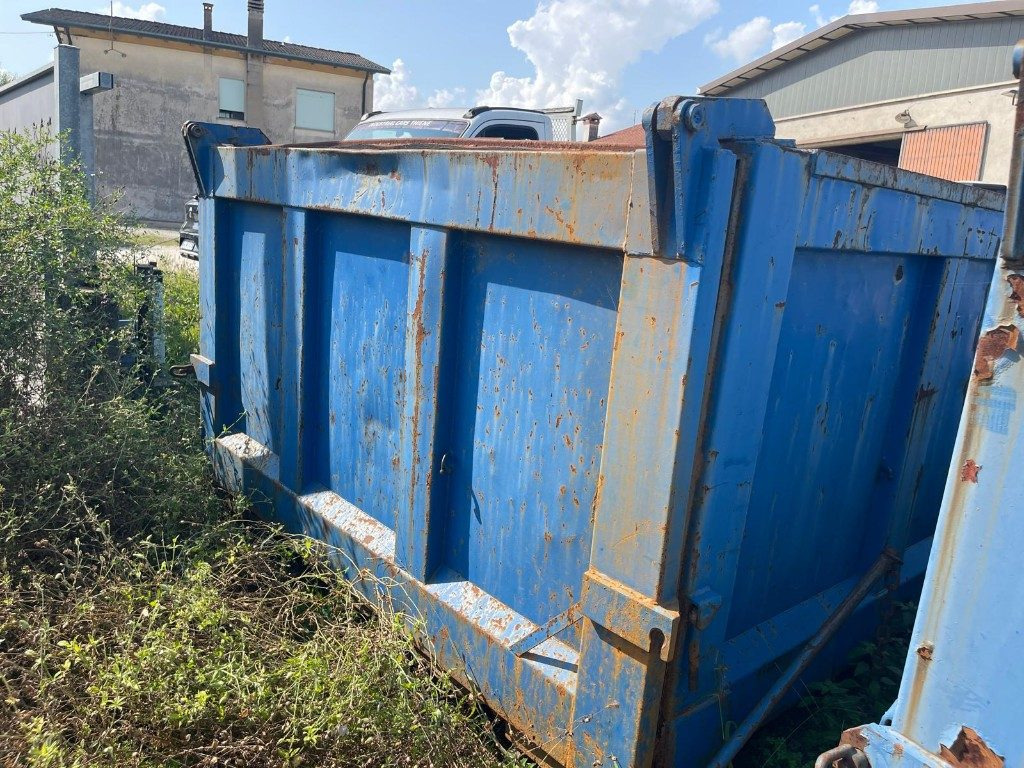 CONTAINER SCARRABILE USATO A CIELO APERTO - Roll-off container: picture 2 CONTAINER SCARRABILE USATO A CIELO APERTO - Roll-off container: picture 2
