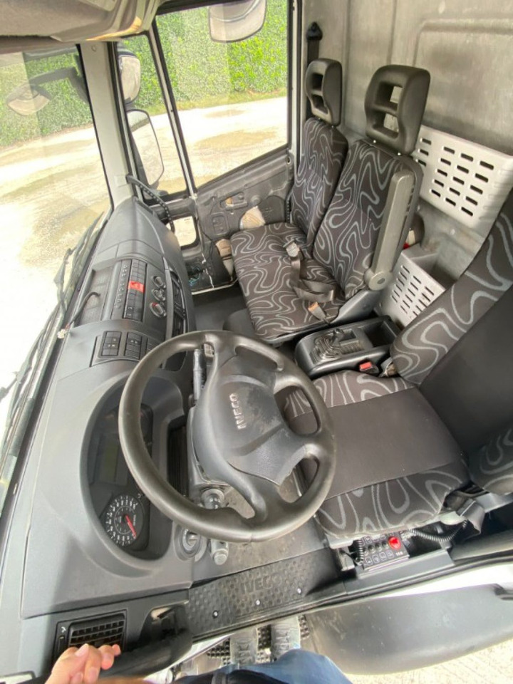 Hook lift truck IVECO EUROCARGO 120E25 SCARRABILE: picture 11 Hook lift truck IVECO EUROCARGO 120E25 SCARRABILE: picture 11