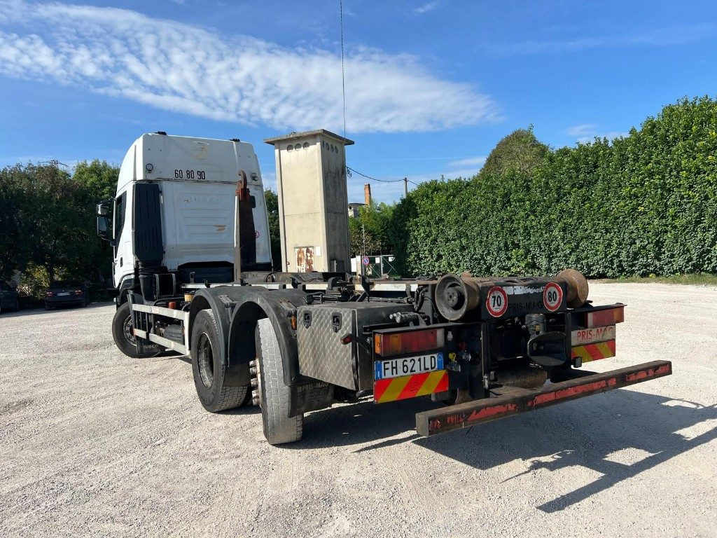 IVECO STRALIS 460 SCARRABILE - Hook lift truck: picture 3 IVECO STRALIS 460 SCARRABILE - Hook lift truck: picture 3