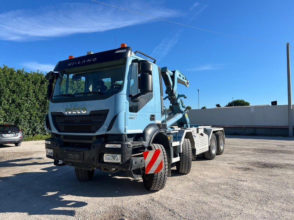IVECO TRAKKER 450 SCARRABILE - Hook lift truck: picture 2 IVECO TRAKKER 450 SCARRABILE - Hook lift truck: picture 2