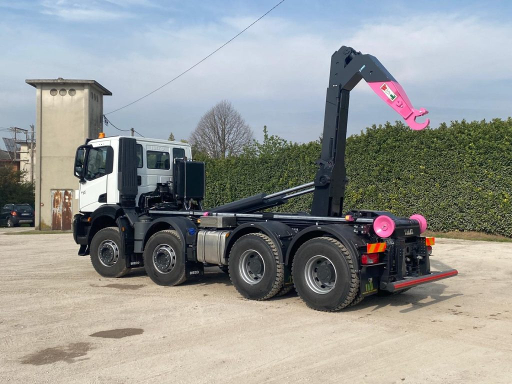IVECO TRAKKER T-WAY AD510 NUOVO SCARRABILE - Hook lift truck: picture 5 IVECO TRAKKER T-WAY AD510 NUOVO SCARRABILE - Hook lift truck: picture 5