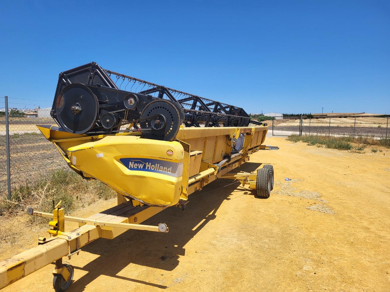 Harvester New Holland CR9080: picture 14 Harvester New Holland CR9080: picture 14