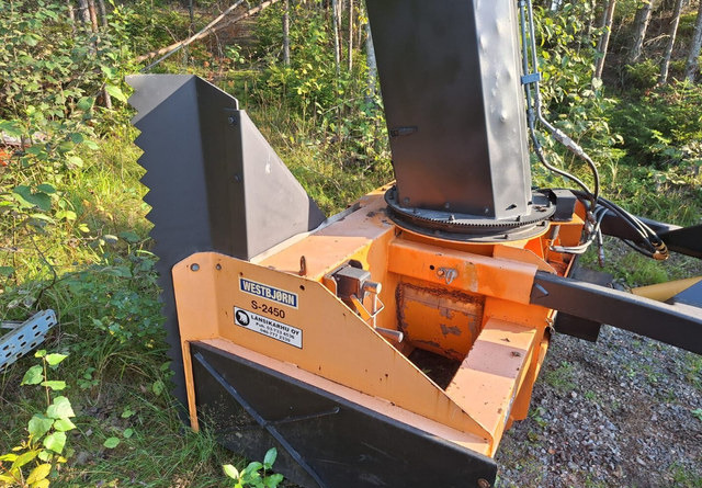 WestbjörnS2450 - Snow blower: picture 3 WestbjörnS2450 - Snow blower: picture 3