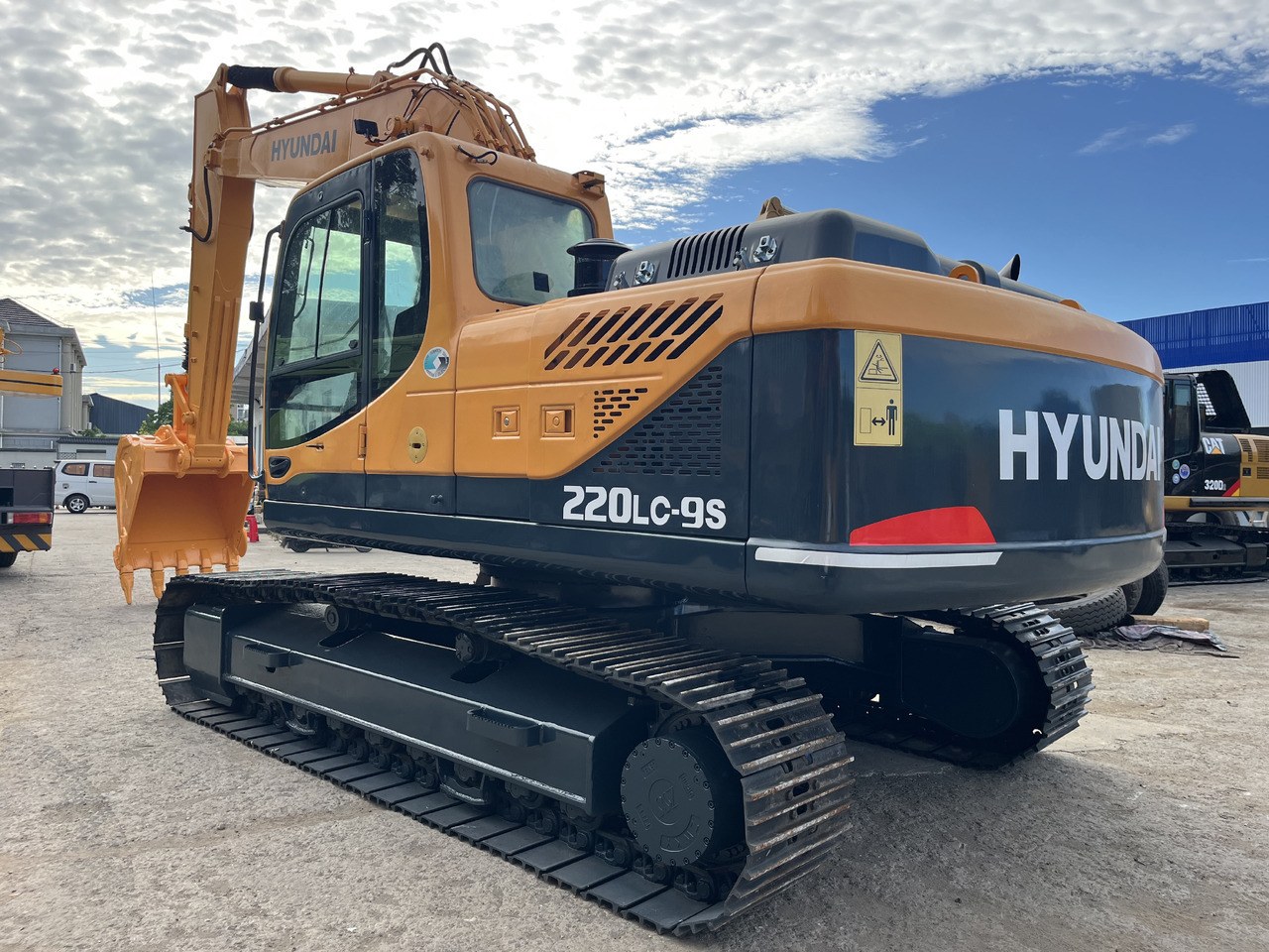 HYUNDAI 220-9 - Excavator: picture 2 HYUNDAI 220-9 - Excavator: picture 2