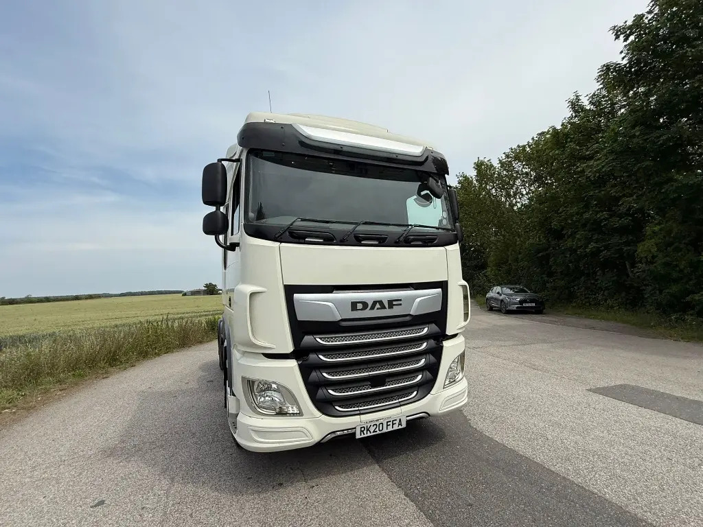 DAF XF 105 - Tractor unit: picture 2 DAF XF 105 - Tractor unit: picture 2