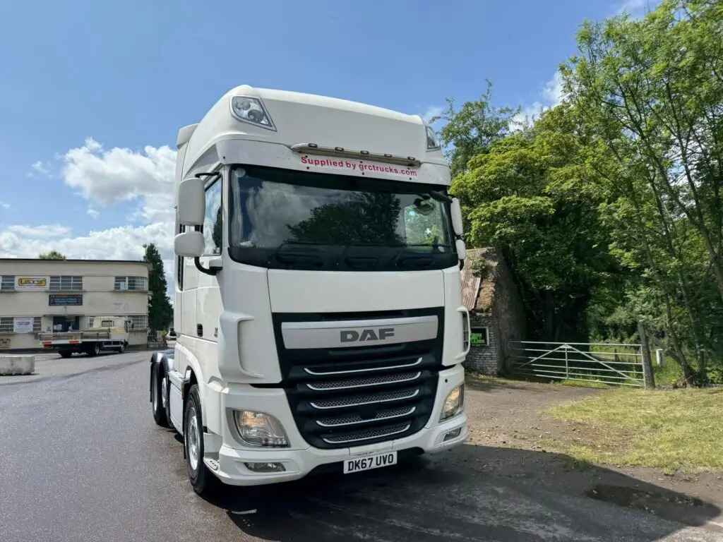 DAF XF 105 - Tractor unit: picture 2 DAF XF 105 - Tractor unit: picture 2