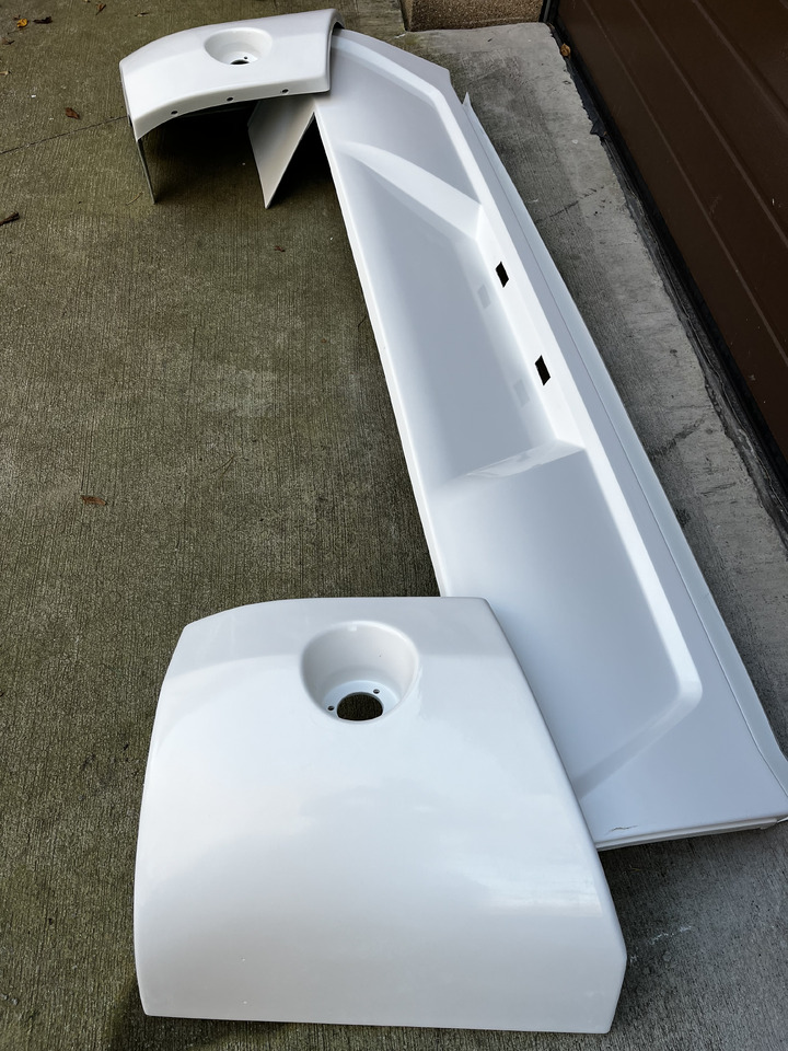 Zderzak tylny VOLVO 9500 9700 9900 VOLVO 9500 9700 9900 - Bumper for Coach: picture 2 Zderzak tylny VOLVO 9500 9700 9900 VOLVO 9500 9700 9900 - Bumper for Coach: picture 2