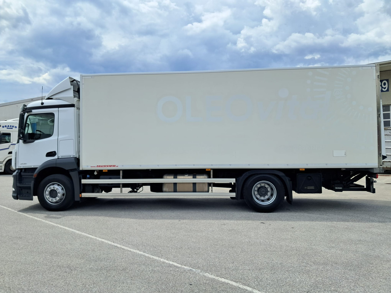 MERCEDES-BENZ Antos 2135 Kühlkoffer | Supra 850 | Standheizung - Refrigerator truck: picture 4 MERCEDES-BENZ Antos 2135 Kühlkoffer | Supra 850 | Standheizung - Refrigerator truck: picture 4