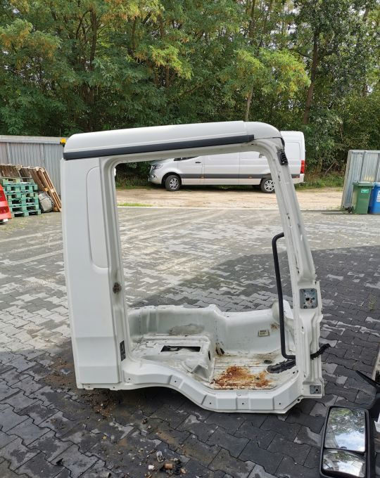 CWIARA BOK KABINY MAN TGM TGL - Cab and interior for Truck: picture 1 CWIARA BOK KABINY MAN TGM TGL - Cab and interior for Truck: picture 1