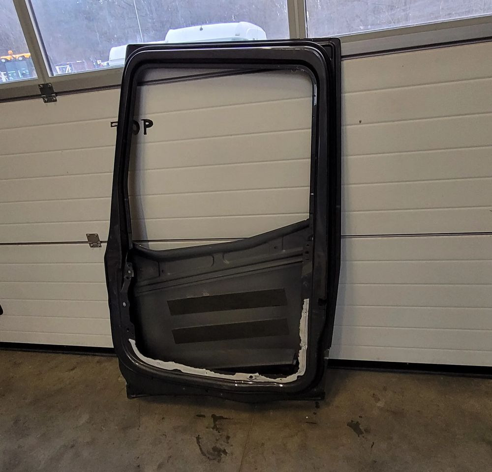 DRZWI RENAULT RANGE T GAMA ORYGINAŁ CHWALIM116 - Door and parts for Truck: picture 4 DRZWI RENAULT RANGE T GAMA ORYGINAŁ CHWALIM116 - Door and parts for Truck: picture 4