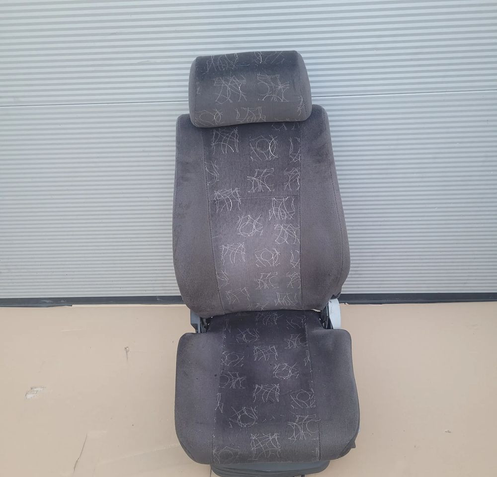FOTEL KIEROWCY F2000 IVECO TRAKKER GRAMMER CHWALIM116 - Seat for Truck: picture 1 FOTEL KIEROWCY F2000 IVECO TRAKKER GRAMMER CHWALIM116 - Seat for Truck: picture 1