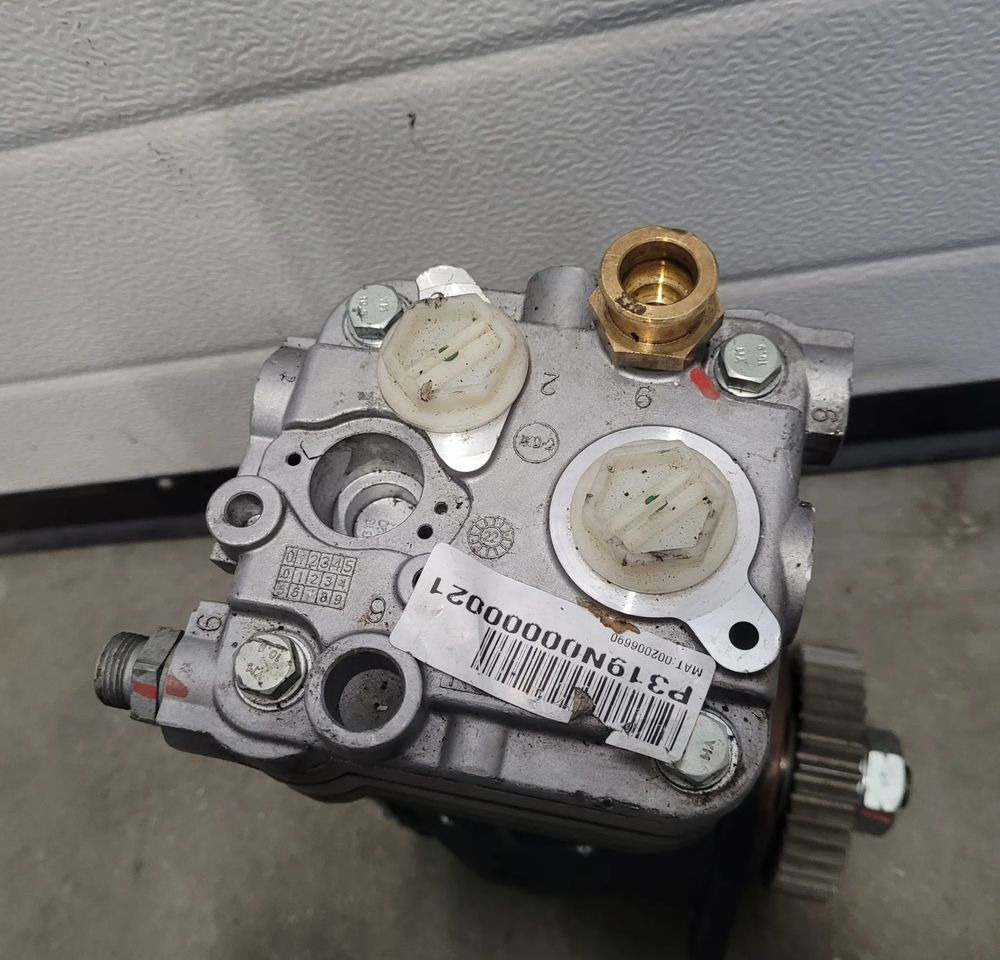 KOMPRESOR IVECO ORYGINAŁ OM 504016818 CHWALIM116 - Air brake compressor for Truck: picture 3 KOMPRESOR IVECO ORYGINAŁ OM 504016818 CHWALIM116 - Air brake compressor for Truck: picture 3