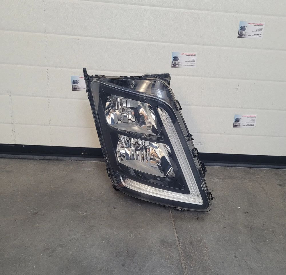LAMPA VOLVO FMX RH ORYGINAŁ 22239057 CHWALIM116 - Lights/ Lighting for Truck: picture 1 LAMPA VOLVO FMX RH ORYGINAŁ 22239057 CHWALIM116 - Lights/ Lighting for Truck: picture 1