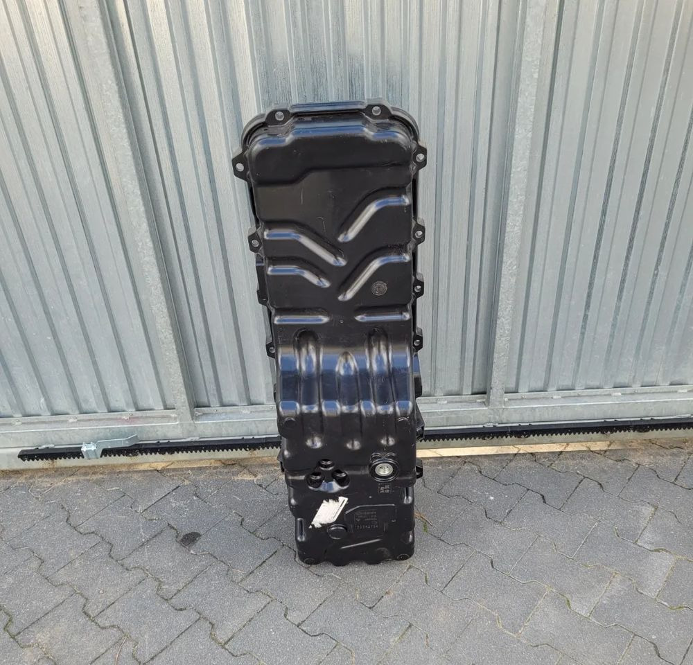 MISKA OLEJOWA RENAULT RANGE T 22242776 - Engine for Truck: picture 1 MISKA OLEJOWA RENAULT RANGE T 22242776 - Engine for Truck: picture 1