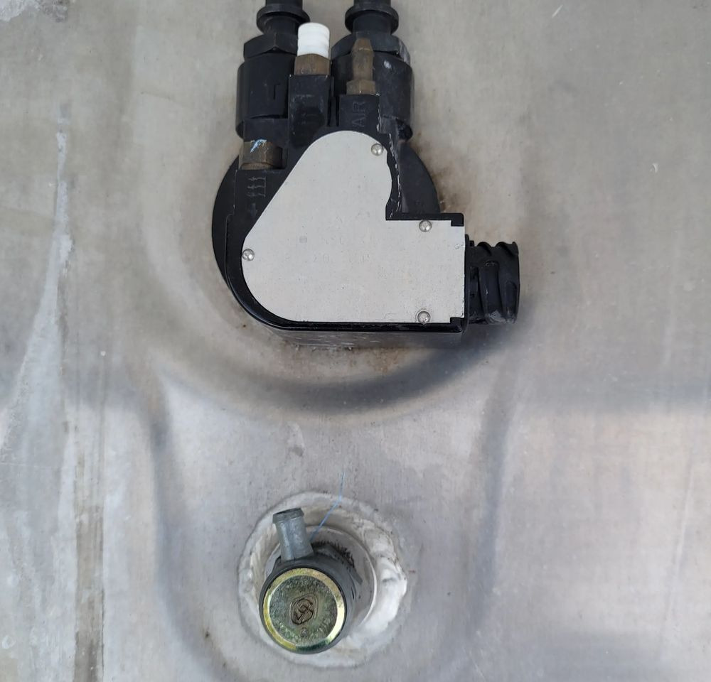 ZBIORNIK PALIWA MAN TGX 490L 81.12201-6732 130X63X68 - Fuel tank for Truck: picture 4 ZBIORNIK PALIWA MAN TGX 490L 81.12201-6732 130X63X68 - Fuel tank for Truck: picture 4