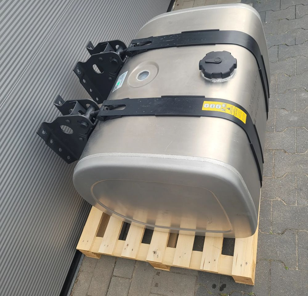 ZBIORNIK PALIWA VOLVO MAN DAF SCANIA IVECO 255L NOWY ORYGINAŁ CHWALIM116 - Fuel tank for Truck: picture 3 ZBIORNIK PALIWA VOLVO MAN DAF SCANIA IVECO 255L NOWY ORYGINAŁ CHWALIM116 - Fuel tank for Truck: picture 3