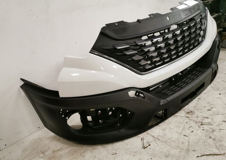 ZDERZAK GRILL IVECO DAYLY NOWY MODEL 2019r - Bumper for Van: picture 3 ZDERZAK GRILL IVECO DAYLY NOWY MODEL 2019r - Bumper for Van: picture 3