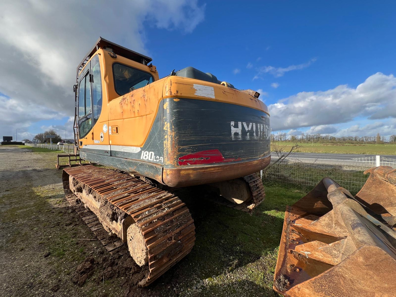 HYUNDAI ROBEX180L0-9 - Crawler excavator: picture 2 HYUNDAI ROBEX180L0-9 - Crawler excavator: picture 2