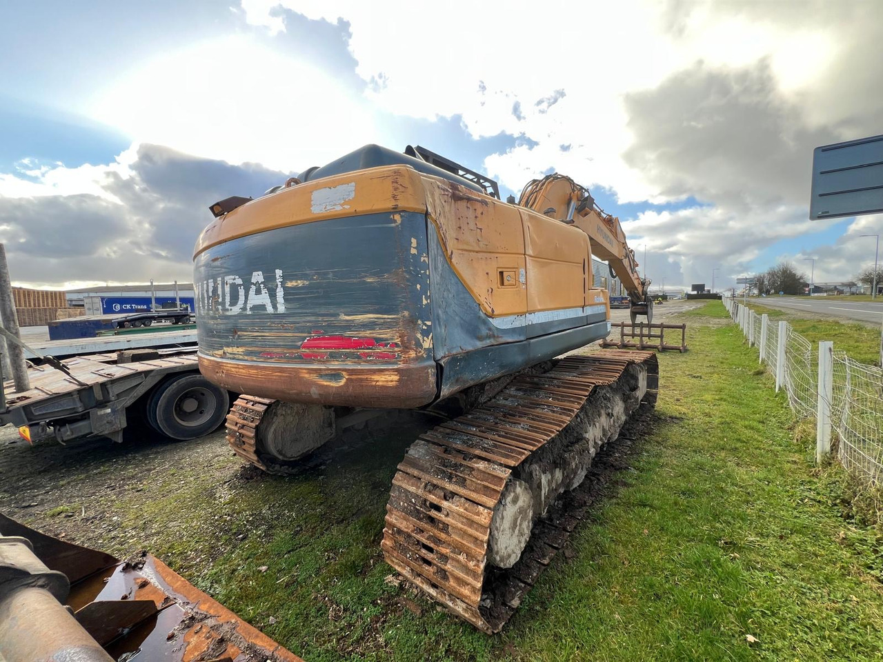 HYUNDAI ROBEX180L0-9 - Crawler excavator: picture 4 HYUNDAI ROBEX180L0-9 - Crawler excavator: picture 4