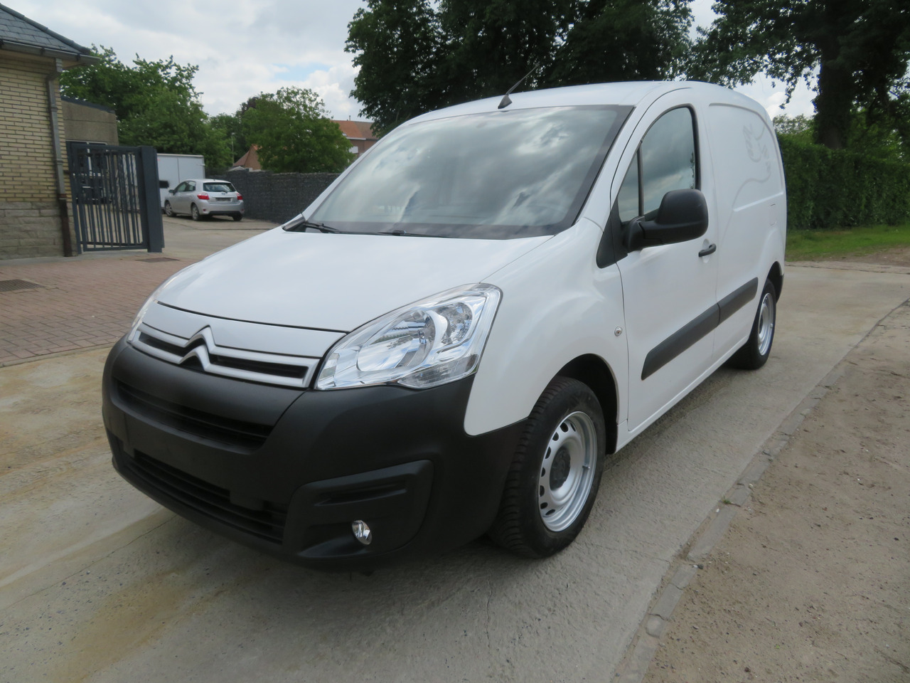 CITROËN Berlingo 1.6 BlueHDi CLUB - Panel van: picture 3 CITROËN Berlingo 1.6 BlueHDi CLUB - Panel van: picture 3