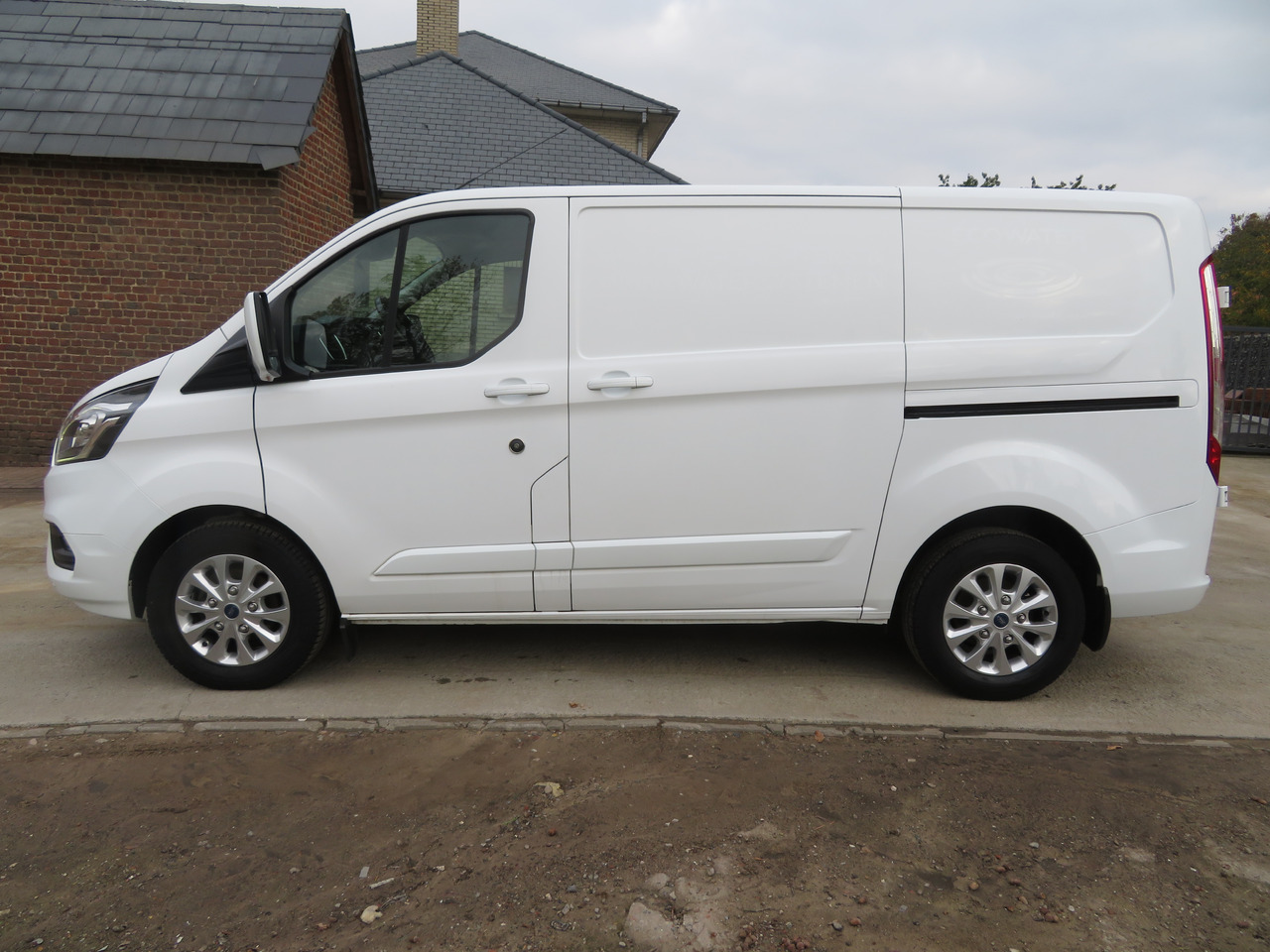 Ford Transit Custom 2.0tdci - Small van: picture 4 Ford Transit Custom 2.0tdci - Small van: picture 4