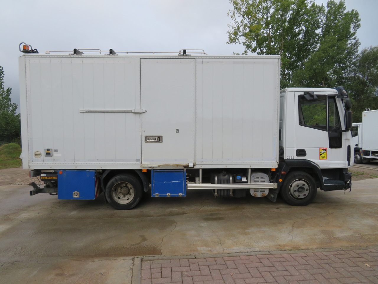Box truck Iveco Eurocargo ML90E18 Bakwagen: picture 8