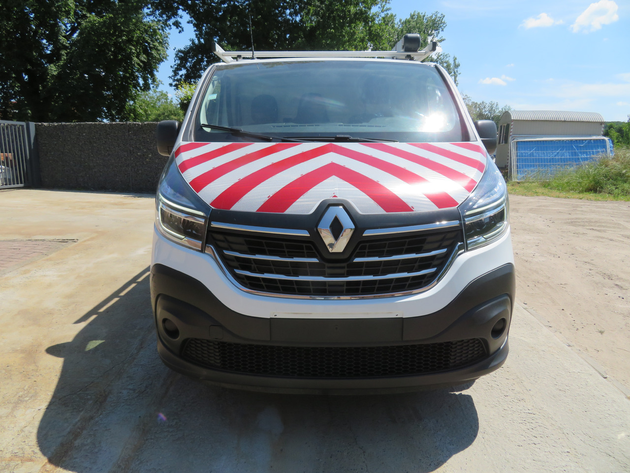 RENAULT Trafic 2.0dCi - L2H1 - Small van: picture 2 RENAULT Trafic 2.0dCi - L2H1 - Small van: picture 2