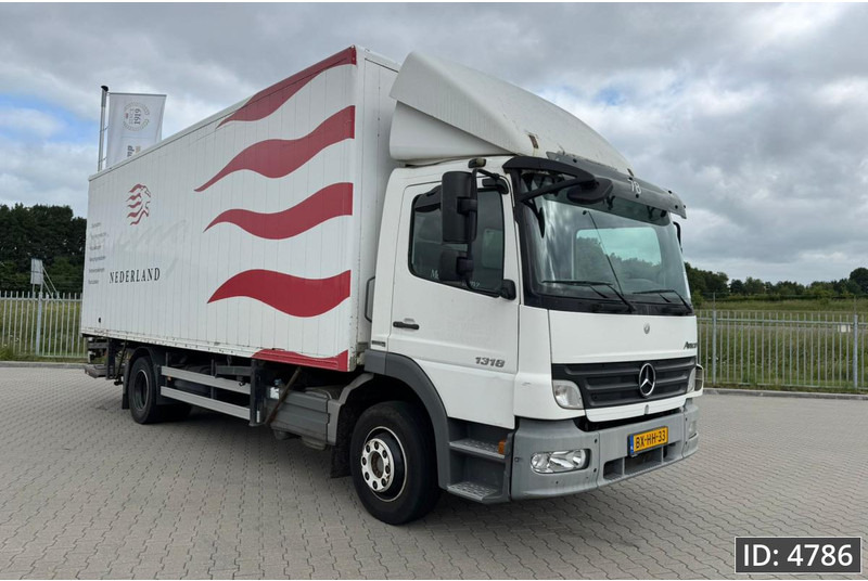 Mercedes-Benz Atego 1318 Day Cab, Euro 5, BDF / EPS automatic / DHOLLANDIA 2000KG - Container transporter/ Swap body truck: picture 4 Mercedes-Benz Atego 1318 Day Cab, Euro 5, BDF / EPS automatic / DHOLLANDIA 2000KG - Container transporter/ Swap body truck: picture 4