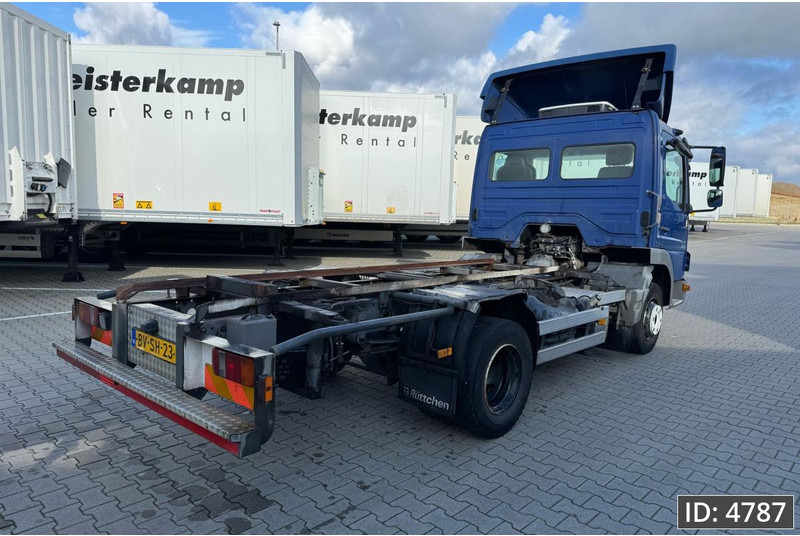 Mercedes-Benz Atego 816 Day Cab, Euro 5, BDF / EPS automatic / standklima / Hydraulic system - Container transporter/ Swap body truck: picture 5 Mercedes-Benz Atego 816 Day Cab, Euro 5, BDF / EPS automatic / standklima / Hydraulic system - Container transporter/ Swap body truck: picture 5