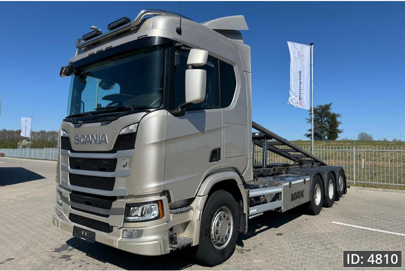 Scania R540 Topline, Euro 6, / 8x4 / BDF / Lift axle / frame 7.4 m - Container transporter/ Swap body truck: picture 1 Scania R540 Topline, Euro 6, / 8x4 / BDF / Lift axle / frame 7.4 m - Container transporter/ Swap body truck: picture 1