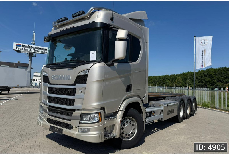 Scania R540 Topline, Euro 6, / 8x4 / Lift axle / frame 7.4 m - Cab chassis truck: picture 1 Scania R540 Topline, Euro 6, / 8x4 / Lift axle / frame 7.4 m - Cab chassis truck: picture 1