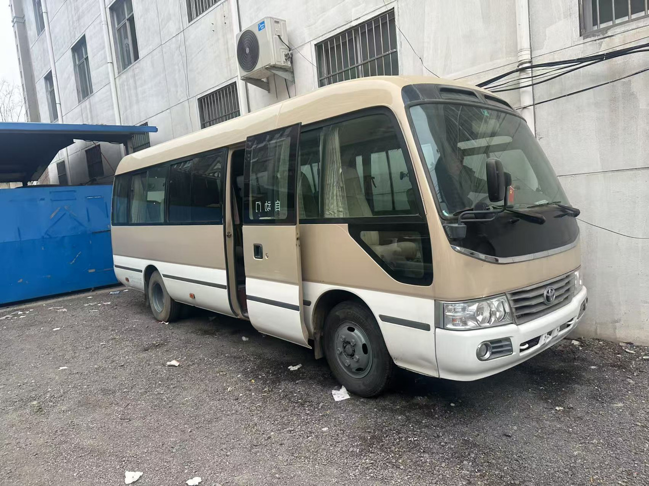 TOYOTA Coaster - Bus: picture 2 TOYOTA Coaster - Bus: picture 2